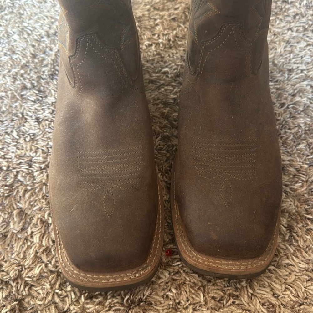 Ariat Brown Western Cowboy Boots with Embroidered Shaft - Picture 2 of 8